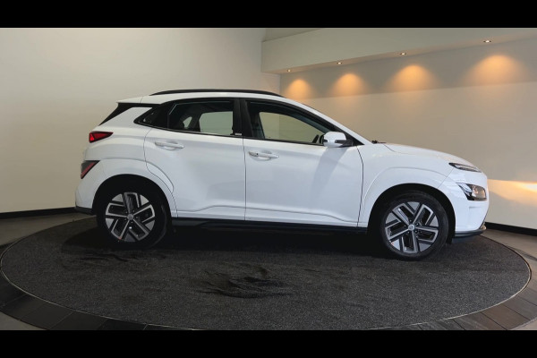 Hyundai Kona EV Comfort 39 kWh SOH 95,2% | Verwarmde stoelen | Digitaal dashboard | Warmtepomp | Navigatie