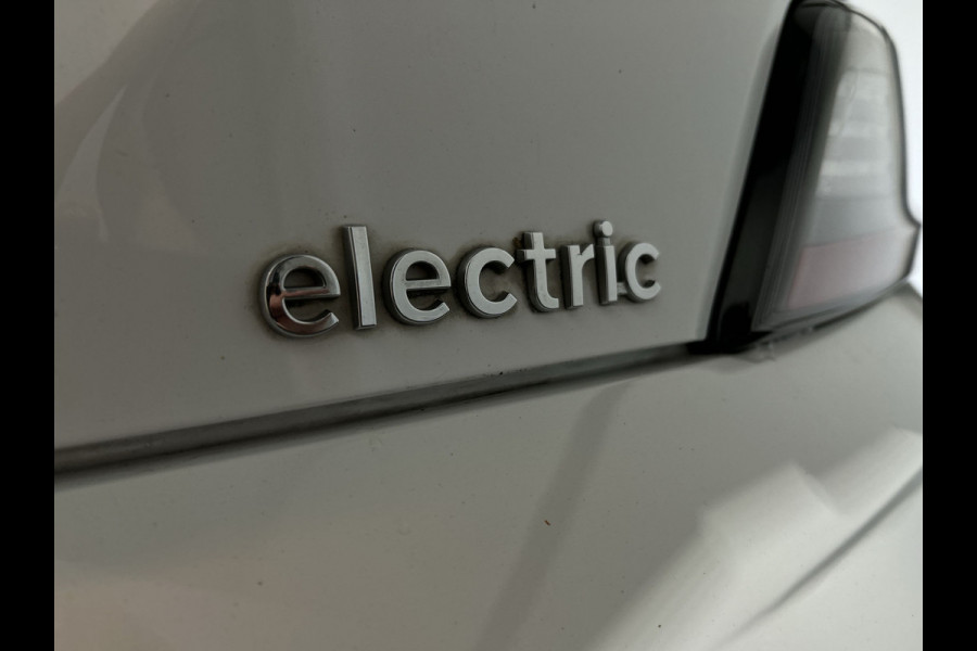 Hyundai Kona EV Comfort 39 kWh SOH 95,2% | Verwarmde stoelen | Digitaal dashboard | Warmtepomp | Navigatie