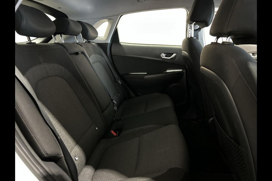 Hyundai Kona EV Comfort 39 kWh SOH 95,2% | Verwarmde stoelen | Digitaal dashboard | Warmtepomp | Navigatie
