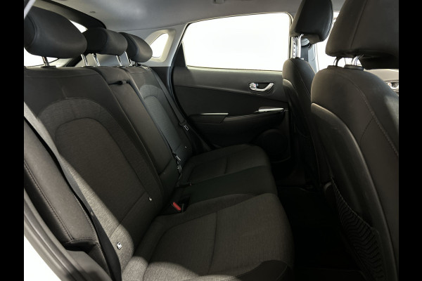 Hyundai Kona EV Comfort 39 kWh SOH 95,2% | Verwarmde stoelen | Digitaal dashboard | Warmtepomp | Navigatie