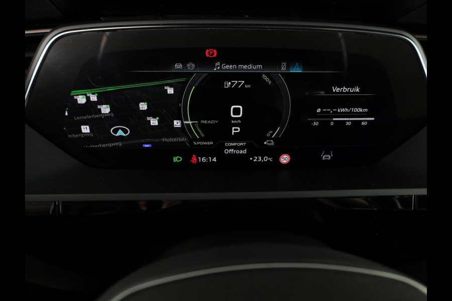 Audi Q8 e-tron 55 quattro Advanced Edition Plus 115 kWh 408pk | Panoramadak | Stoeverwarming voor en achter | Head ip Display | Pack Tour | Pack City