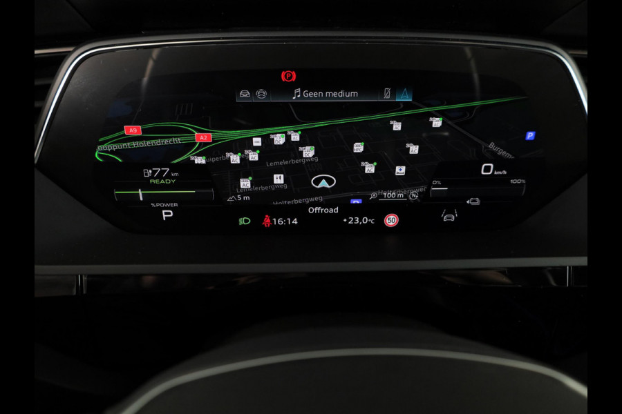 Audi Q8 e-tron 55 quattro Advanced Edition Plus 115 kWh 408pk | Panoramadak | Stoeverwarming voor en achter | Head ip Display | Pack Tour | Pack City