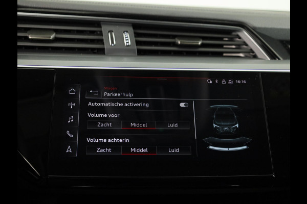 Audi Q8 e-tron 55 quattro Advanced Edition Plus 115 kWh 408pk | Panoramadak | Stoeverwarming voor en achter | Head ip Display | Pack Tour | Pack City