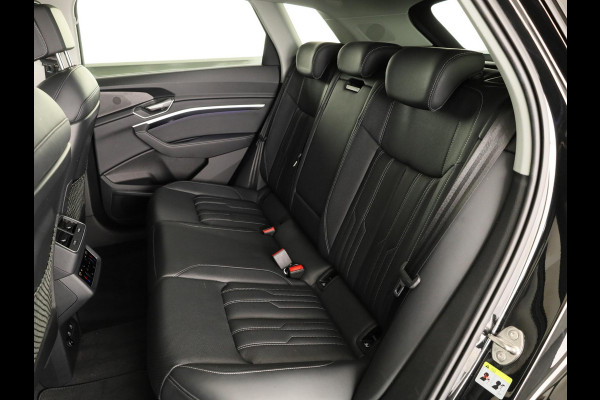 Audi Q8 e-tron 55 quattro Advanced Edition Plus 115 kWh 408pk | Panoramadak | Stoeverwarming voor en achter | Head ip Display | Pack Tour | Pack City