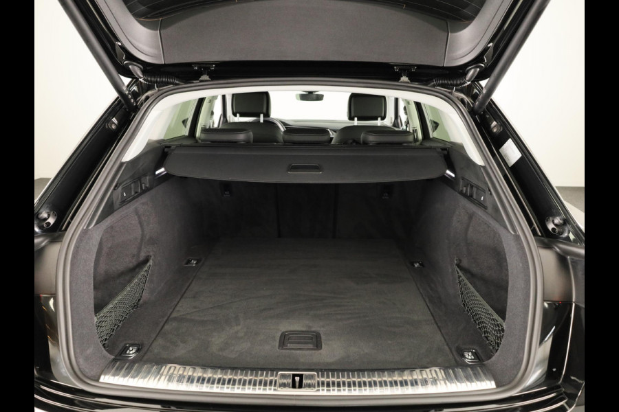 Audi Q8 e-tron 55 quattro Advanced Edition Plus 115 kWh 408pk | Panoramadak | Stoeverwarming voor en achter | Head ip Display | Pack Tour | Pack City