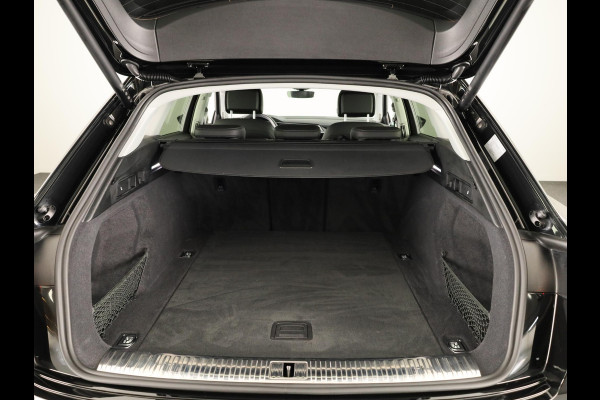 Audi Q8 e-tron 55 quattro Advanced Edition Plus 115 kWh 408pk | Panoramadak | Stoeverwarming voor en achter | Head ip Display | Pack Tour | Pack City