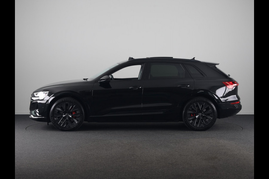 Audi Q8 e-tron 55 quattro Advanced Edition Plus 115 kWh 408pk | Panoramadak | Stoeverwarming voor en achter | Head ip Display | Pack Tour | Pack City