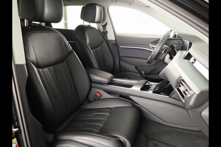 Audi Q8 e-tron 55 quattro Advanced Edition Plus 115 kWh 408pk | Panoramadak | Stoeverwarming voor en achter | Head ip Display | Pack Tour | Pack City