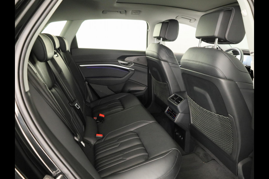 Audi Q8 e-tron 55 quattro Advanced Edition Plus 115 kWh 408pk | Panoramadak | Stoeverwarming voor en achter | Head ip Display | Pack Tour | Pack City