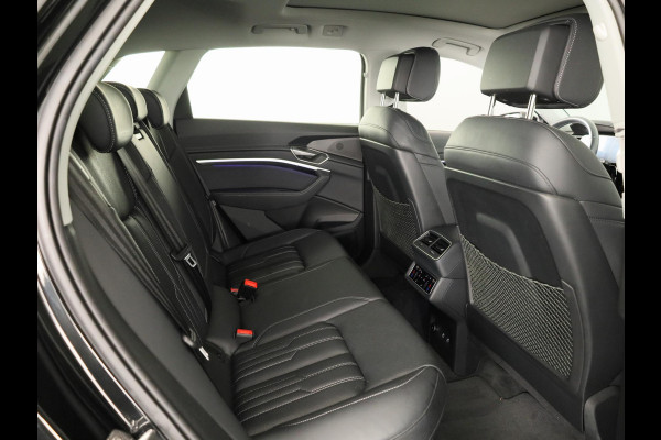 Audi Q8 e-tron 55 quattro Advanced Edition Plus 115 kWh 408pk | Panoramadak | Stoeverwarming voor en achter | Head ip Display | Pack Tour | Pack City