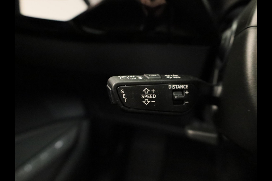 Audi Q8 e-tron 55 quattro Advanced Edition Plus 115 kWh 408pk | Panoramadak | Stoeverwarming voor en achter | Head ip Display | Pack Tour | Pack City
