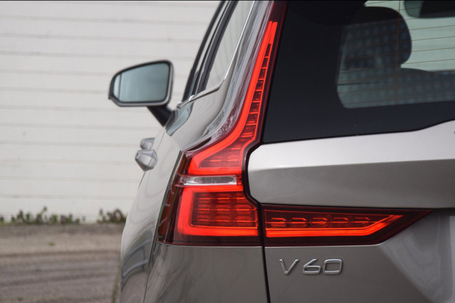 Volvo V60 2.0 B3 Momentum Business UITKLAPBARE TREKHAAK/LEDEREN BEKLEDING/COMFORT-STOELEN