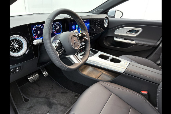 Mercedes-Benz CLA-Klasse Shooting Brake 250+ Business Solution AMG 85 kWh | Trekhaak | Vast panoramadak | Warmtewerend, donkergetint glas | URBAN GUARD | 18 inch vijfspaaks lichtmetalen AMG-velgen |