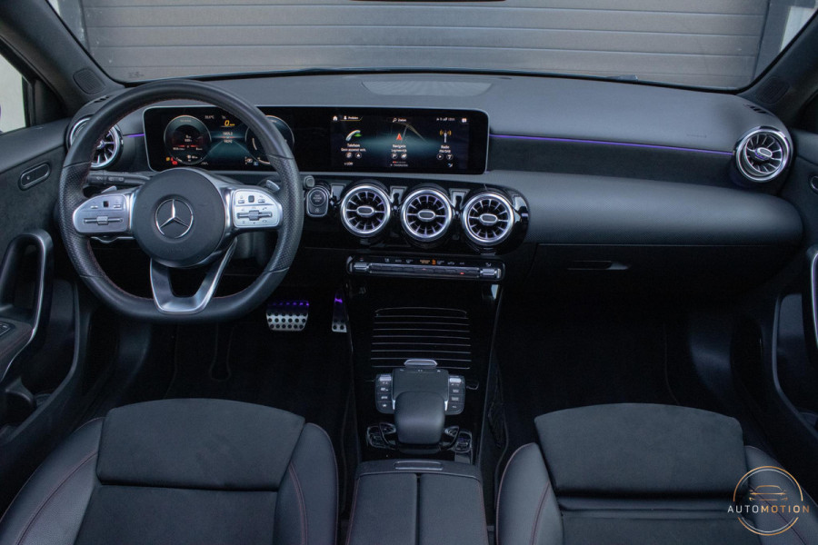 Mercedes-Benz A-Klasse 180 AMG Line PANO DIFFUSSER CAMERA BURMESTER