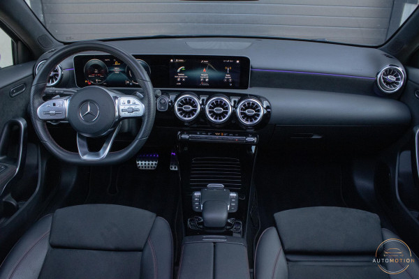 Mercedes-Benz A-Klasse 180 AMG Line PANO DIFFUSSER CAMERA BURMESTER