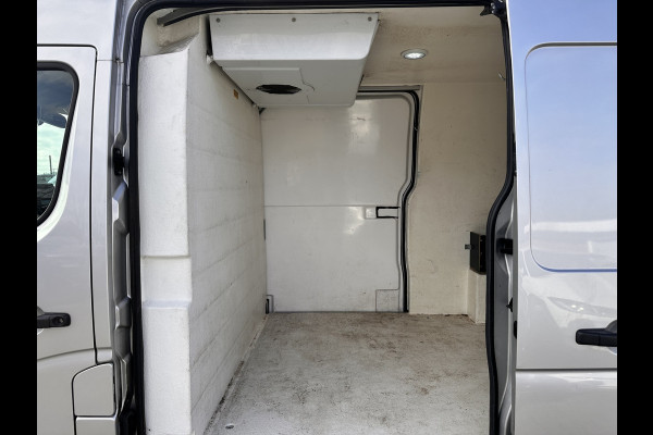 Renault Master T35 2.3 dCi 180 L2H2 Energy ( 3-Pers ) *REFRIGERATED | DOUBLE-SLIDINGDOORS | CAMERA | AIRCO | BLINDSPOT | CRUISE | PDC | TOWBAR*