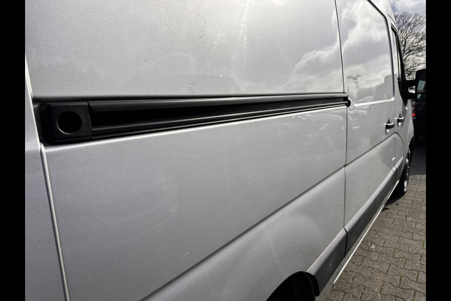 Renault Master T35 2.3 dCi 180 L2H2 Energy ( 3-Pers ) *REFRIGERATED | DOUBLE-SLIDINGDOORS | CAMERA | AIRCO | BLINDSPOT | CRUISE | PDC | TOWBAR*