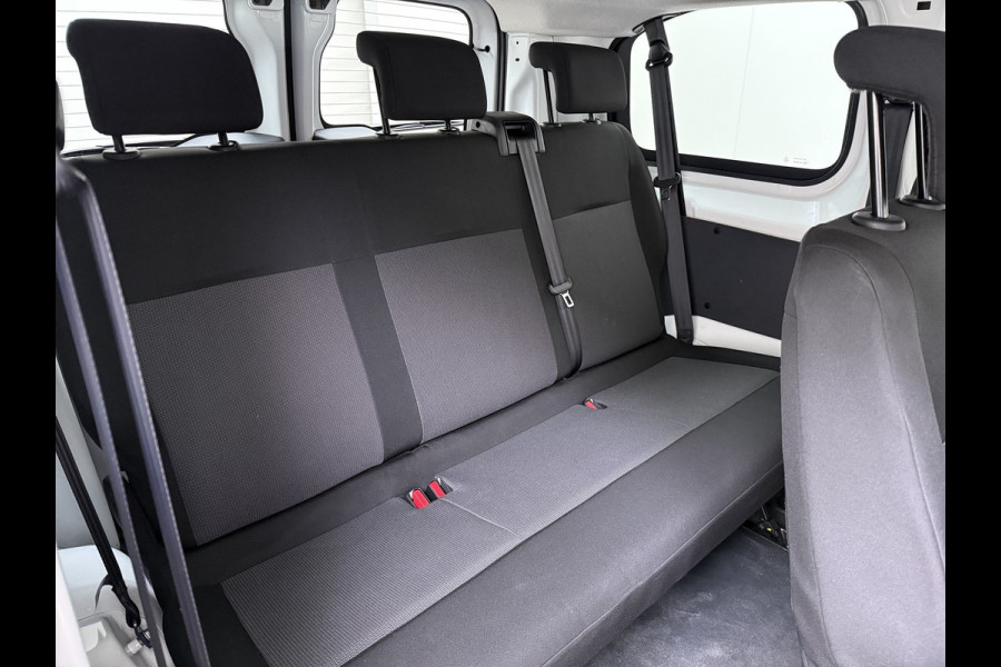 Peugeot e-Expert Automaat 50kWh Incl Btw SOH 92% 9-Persoons Navi* Apple Carplay Android Auto Airco Cruise Control Privacy Glas DAB Isofix Bluetooth Dealeronderhouden Origineel Nederlandse Auto