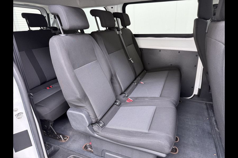 Peugeot e-Expert Automaat 50kWh Incl Btw SOH 92% 9-Persoons Navi* Apple Carplay Android Auto Airco Cruise Control Privacy Glas DAB Isofix Bluetooth Dealeronderhouden Origineel Nederlandse Auto