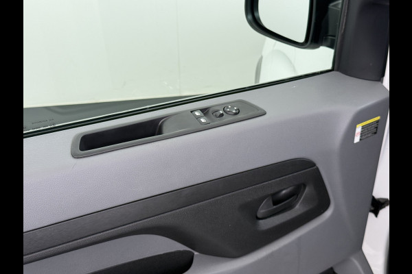 Peugeot e-Expert Automaat 50kWh Incl Btw SOH 92% 9-Persoons Navi* Apple Carplay Android Auto Airco Cruise Control Privacy Glas DAB Isofix Bluetooth Dealeronderhouden Origineel Nederlandse Auto