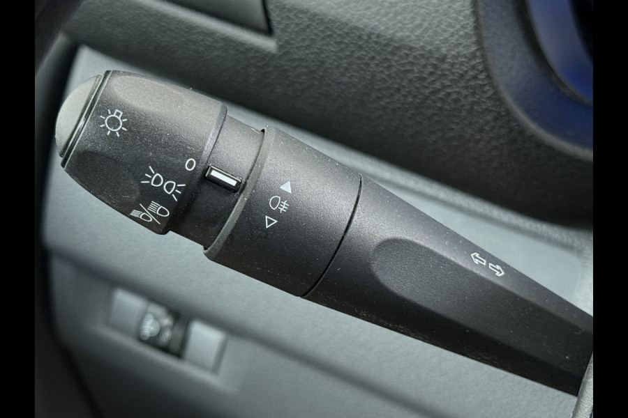 Peugeot e-Expert Automaat 50kWh Incl Btw SOH 92% 9-Persoons Navi* Apple Carplay Android Auto Airco Cruise Control Privacy Glas DAB Isofix Bluetooth Dealeronderhouden Origineel Nederlandse Auto