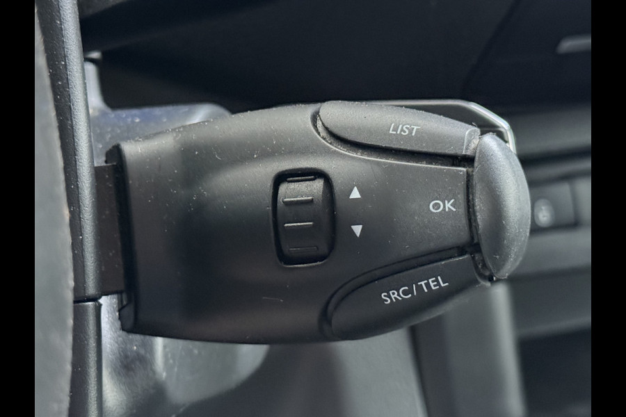 Peugeot e-Expert Automaat 50kWh Incl Btw SOH 92% 9-Persoons Navi* Apple Carplay Android Auto Airco Cruise Control Privacy Glas DAB Isofix Bluetooth Dealeronderhouden Origineel Nederlandse Auto