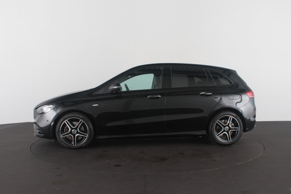 Mercedes-Benz B-Klasse 250 e AMG Line Plug-in hybride 85km WLTP/Night-pakket/Adapt.cruise