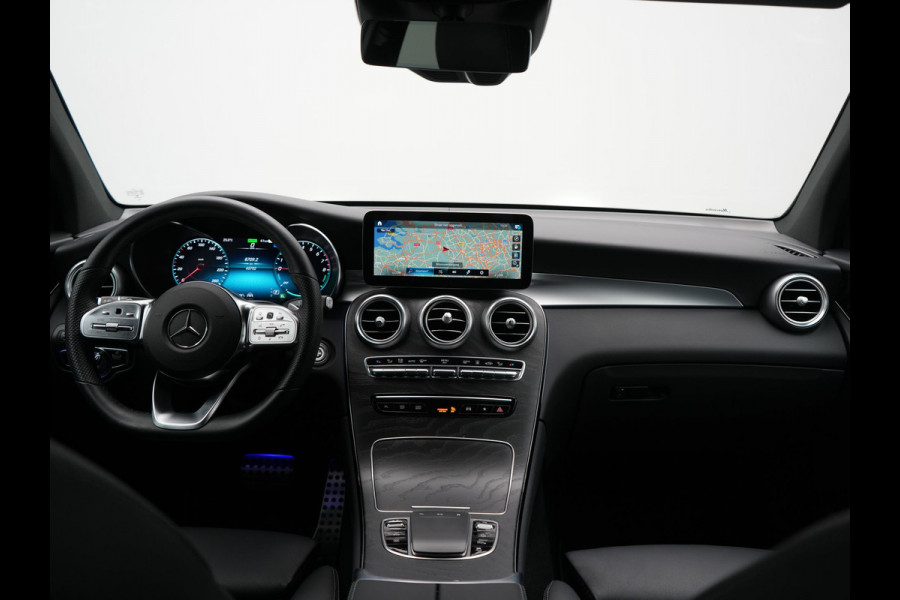 Mercedes-Benz GLC 300e 4MATIC Business Solution AMG PHEV 313pk Dealer O.H. | Trekhaak Afn. | Adaptive Cruise | Head Up | 360 Camera | Multi Beam LED | Lederen Sportstoelen Memory & Massage | Sfeerverlichting | Stoelverwarming | Apple Carplay | Blis | Navigatie | DAB | Plug In Hybrid |