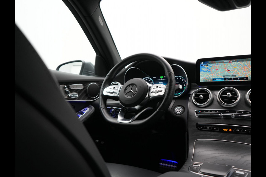 Mercedes-Benz GLC 300e 4MATIC Business Solution AMG PHEV 313pk Dealer O.H. | Trekhaak Afn. | Adaptive Cruise | Head Up | 360 Camera | Multi Beam LED | Lederen Sportstoelen Memory & Massage | Sfeerverlichting | Stoelverwarming | Apple Carplay | Blis | Navigatie | DAB | Plug In Hybrid |