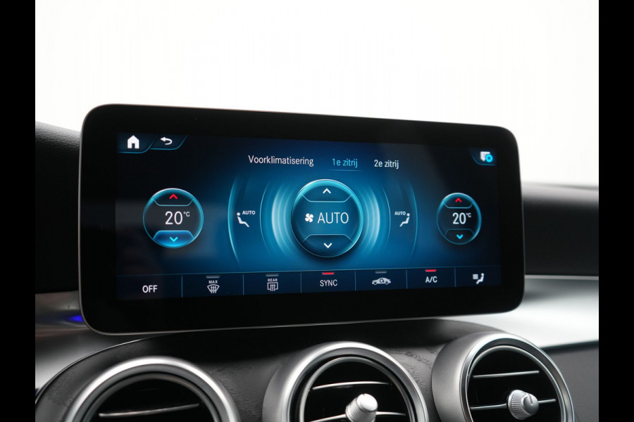 Mercedes-Benz GLC 300e 4MATIC Business Solution AMG PHEV 313pk Dealer O.H. | Trekhaak Afn. | Adaptive Cruise | Head Up | 360 Camera | Multi Beam LED | Lederen Sportstoelen Memory & Massage | Sfeerverlichting | Stoelverwarming | Apple Carplay | Blis | Navigatie | DAB | Plug In Hybrid |