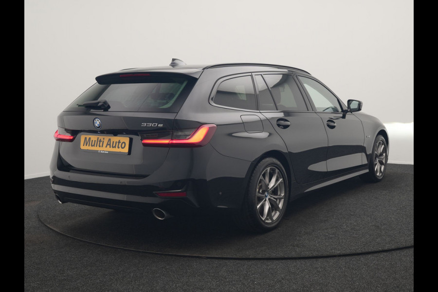BMW 3 Serie Touring 330e Sportline PHEV 293pk Dealer O.H. | Panodak | Adaptive Cruise | Head Up | Laser LED | 360 Camera | Lederen Sportstoelen Memory & Verwarmd | Stuur Verwarmd | Sfeerverlichting | Keyless | Blis | Apple Carplay | Hifi Audio | Plug In Hybrid |