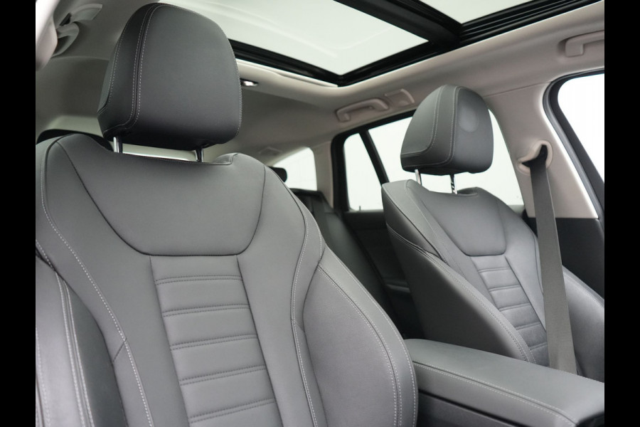 BMW 3 Serie Touring 330e Sportline PHEV 293pk Dealer O.H. | Panodak | Adaptive Cruise | Head Up | Laser LED | 360 Camera | Lederen Sportstoelen Memory & Verwarmd | Stuur Verwarmd | Sfeerverlichting | Keyless | Blis | Apple Carplay | Hifi Audio | Plug In Hybrid |