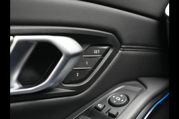 BMW 3 Serie Touring 330e Sportline PHEV 293pk Dealer O.H. | Panodak | Adaptive Cruise | Head Up | Laser LED | 360 Camera | Lederen Sportstoelen Memory & Verwarmd | Stuur Verwarmd | Sfeerverlichting | Keyless | Blis | Apple Carplay | Hifi Audio | Plug In Hybrid |