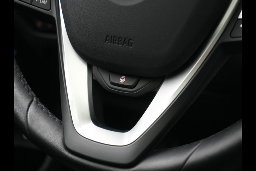 BMW 3 Serie Touring 330e Sportline PHEV 293pk Dealer O.H. | Panodak | Adaptive Cruise | Head Up | Laser LED | 360 Camera | Lederen Sportstoelen Memory & Verwarmd | Stuur Verwarmd | Sfeerverlichting | Keyless | Blis | Apple Carplay | Hifi Audio | Plug In Hybrid |