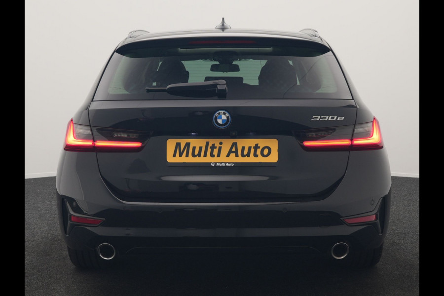 BMW 3 Serie Touring 330e Sportline PHEV 293pk Dealer O.H. | Panodak | Adaptive Cruise | Head Up | Laser LED | 360 Camera | Lederen Sportstoelen Memory & Verwarmd | Stuur Verwarmd | Sfeerverlichting | Keyless | Blis | Apple Carplay | Hifi Audio | Plug In Hybrid |
