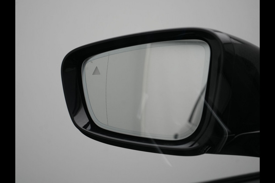 BMW 3 Serie Touring 330e Sportline PHEV 293pk Dealer O.H. | Panodak | Adaptive Cruise | Head Up | Laser LED | 360 Camera | Lederen Sportstoelen Memory & Verwarmd | Stuur Verwarmd | Sfeerverlichting | Keyless | Blis | Apple Carplay | Hifi Audio | Plug In Hybrid |