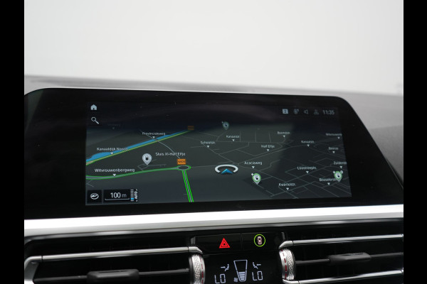 BMW 3 Serie Touring 330e Sportline PHEV 293pk Dealer O.H. | Panodak | Adaptive Cruise | Head Up | Laser LED | 360 Camera | Lederen Sportstoelen Memory & Verwarmd | Stuur Verwarmd | Sfeerverlichting | Keyless | Blis | Apple Carplay | Hifi Audio | Plug In Hybrid |