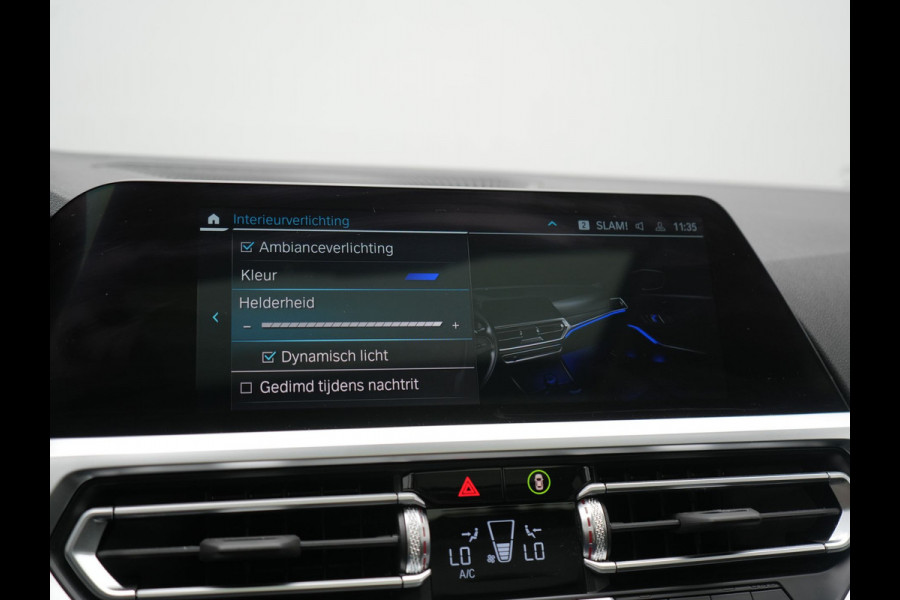 BMW 3 Serie Touring 330e Sportline PHEV 293pk Dealer O.H. | Panodak | Adaptive Cruise | Head Up | Laser LED | 360 Camera | Lederen Sportstoelen Memory & Verwarmd | Stuur Verwarmd | Sfeerverlichting | Keyless | Blis | Apple Carplay | Hifi Audio | Plug In Hybrid |