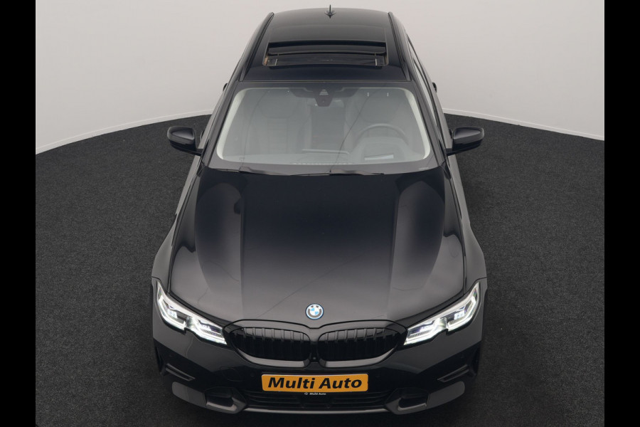 BMW 3 Serie Touring 330e Sportline PHEV 293pk Dealer O.H. | Panodak | Adaptive Cruise | Head Up | Laser LED | 360 Camera | Lederen Sportstoelen Memory & Verwarmd | Stuur Verwarmd | Sfeerverlichting | Keyless | Blis | Apple Carplay | Hifi Audio | Plug In Hybrid |