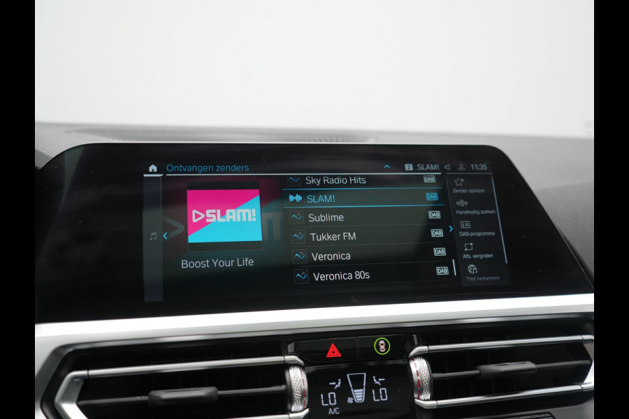 BMW 3 Serie Touring 330e Sportline PHEV 293pk Dealer O.H. | Panodak | Adaptive Cruise | Head Up | Laser LED | 360 Camera | Lederen Sportstoelen Memory & Verwarmd | Stuur Verwarmd | Sfeerverlichting | Keyless | Blis | Apple Carplay | Hifi Audio | Plug In Hybrid |