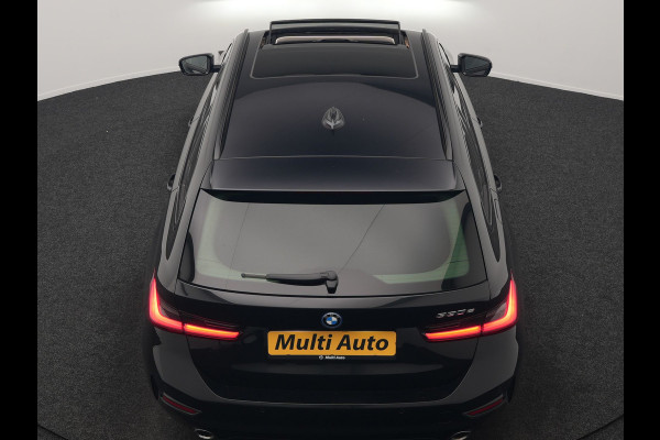 BMW 3 Serie Touring 330e Sportline PHEV 293pk Dealer O.H. | Panodak | Adaptive Cruise | Head Up | Laser LED | 360 Camera | Lederen Sportstoelen Memory & Verwarmd | Stuur Verwarmd | Sfeerverlichting | Keyless | Blis | Apple Carplay | Hifi Audio | Plug In Hybrid |