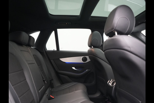 Mercedes-Benz GLC 300e 4MATIC Advantage PHEV 320pk Dealer O.H. | Trekhaak Af Fabriek | Panodak | Adaptive Cruise | Sportstoelen Verwarmd | Sfeerverlichting | Apple Carplay | Blis | Navigatie | DAB | Plug In Hybrid |