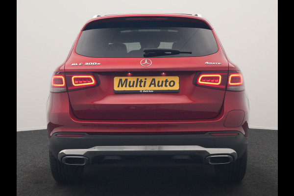 Mercedes-Benz GLC 300e 4MATIC Advantage PHEV 320pk Dealer O.H. | Trekhaak Af Fabriek | Panodak | Adaptive Cruise | Sportstoelen Verwarmd | Sfeerverlichting | Apple Carplay | Blis | Navigatie | DAB | Plug In Hybrid |