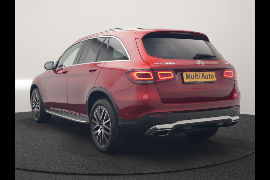 Mercedes-Benz GLC 300e 4MATIC Advantage PHEV 320pk Dealer O.H. | Trekhaak Af Fabriek | Panodak | Adaptive Cruise | Sportstoelen Verwarmd | Sfeerverlichting | Apple Carplay | Blis | Navigatie | DAB | Plug In Hybrid |