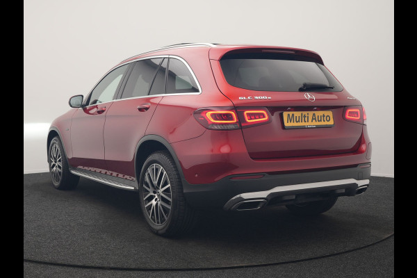 Mercedes-Benz GLC 300e 4MATIC Advantage PHEV 320pk Dealer O.H. | Trekhaak Af Fabriek | Panodak | Adaptive Cruise | Sportstoelen Verwarmd | Sfeerverlichting | Apple Carplay | Blis | Navigatie | DAB | Plug In Hybrid |