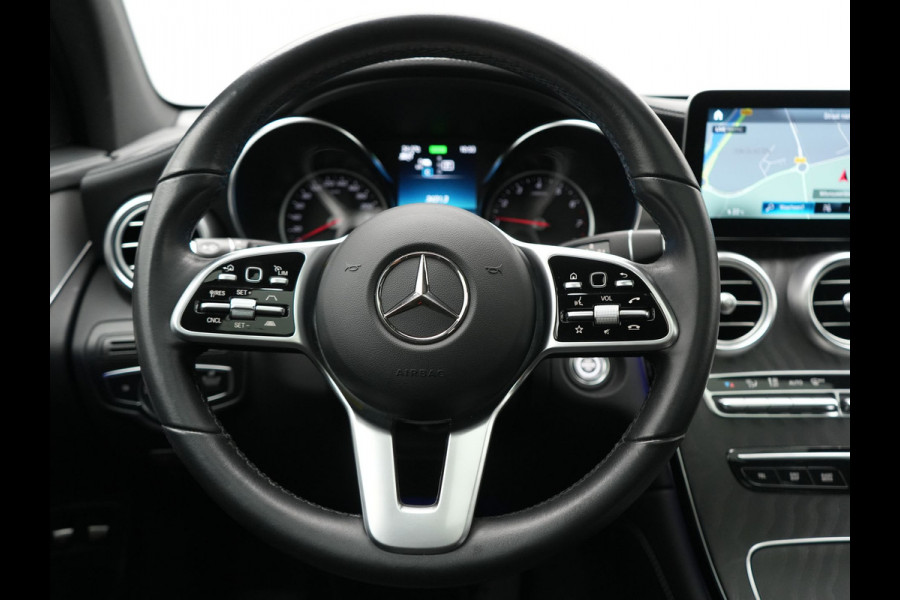 Mercedes-Benz GLC 300e 4MATIC Advantage PHEV 320pk Dealer O.H. | Trekhaak Af Fabriek | Panodak | Adaptive Cruise | Sportstoelen Verwarmd | Sfeerverlichting | Apple Carplay | Blis | Navigatie | DAB | Plug In Hybrid |