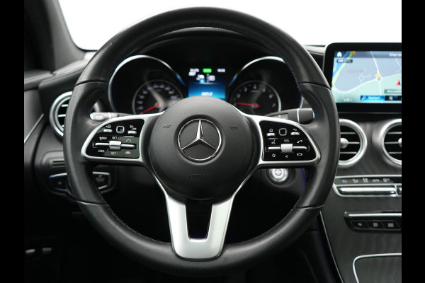 Mercedes-Benz GLC 300e 4MATIC Advantage PHEV 320pk Dealer O.H. | Trekhaak Af Fabriek | Panodak | Adaptive Cruise | Sportstoelen Verwarmd | Sfeerverlichting | Apple Carplay | Blis | Navigatie | DAB | Plug In Hybrid |