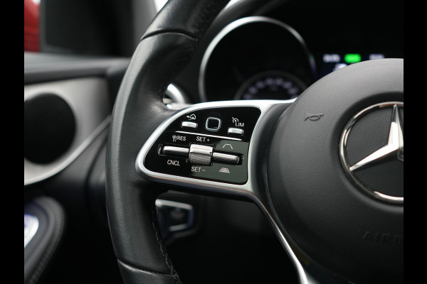 Mercedes-Benz GLC 300e 4MATIC Advantage PHEV 320pk Dealer O.H. | Trekhaak Af Fabriek | Panodak | Adaptive Cruise | Sportstoelen Verwarmd | Sfeerverlichting | Apple Carplay | Blis | Navigatie | DAB | Plug In Hybrid |