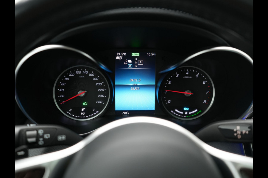 Mercedes-Benz GLC 300e 4MATIC Advantage PHEV 320pk Dealer O.H. | Trekhaak Af Fabriek | Panodak | Adaptive Cruise | Sportstoelen Verwarmd | Sfeerverlichting | Apple Carplay | Blis | Navigatie | DAB | Plug In Hybrid |