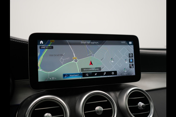 Mercedes-Benz GLC 300e 4MATIC Advantage PHEV 320pk Dealer O.H. | Trekhaak Af Fabriek | Panodak | Adaptive Cruise | Sportstoelen Verwarmd | Sfeerverlichting | Apple Carplay | Blis | Navigatie | DAB | Plug In Hybrid |